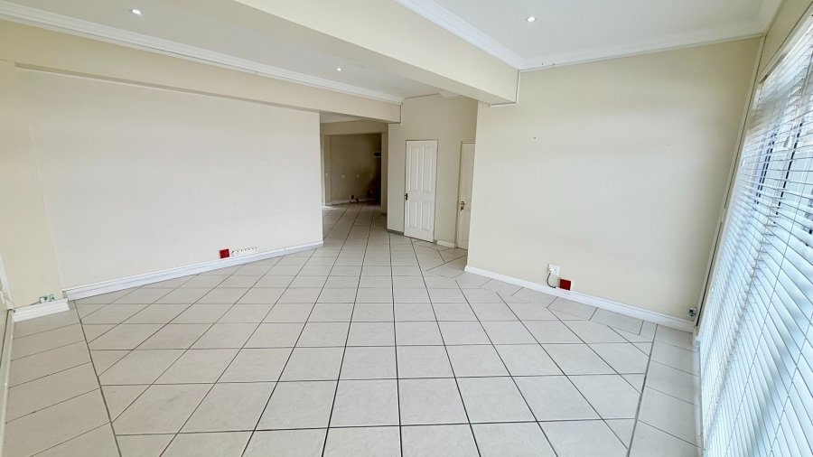 To Let commercial Property for Rent in Knysna Central Western Cape